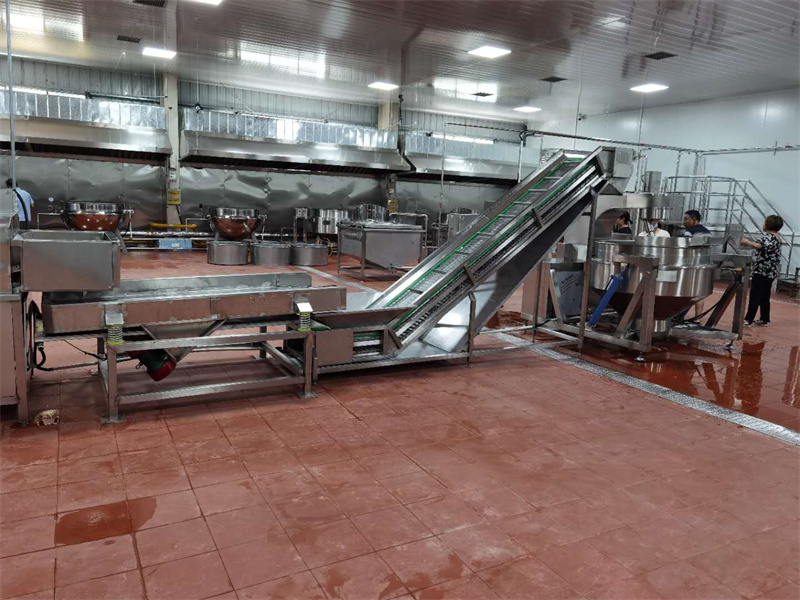 螺螄粉料包酸筍、酸豆角、木耳絲漂燙流水線